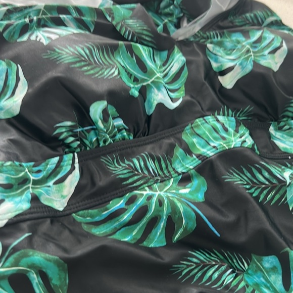 DACI Black And Green Leaf Tummy Control Ruched One Piece Swimsuit Size 18W - Picture 10 of 10